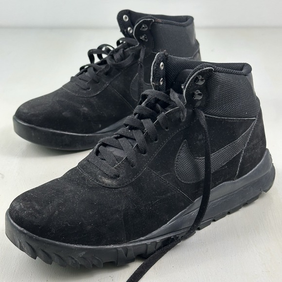 nike hoodland boots black